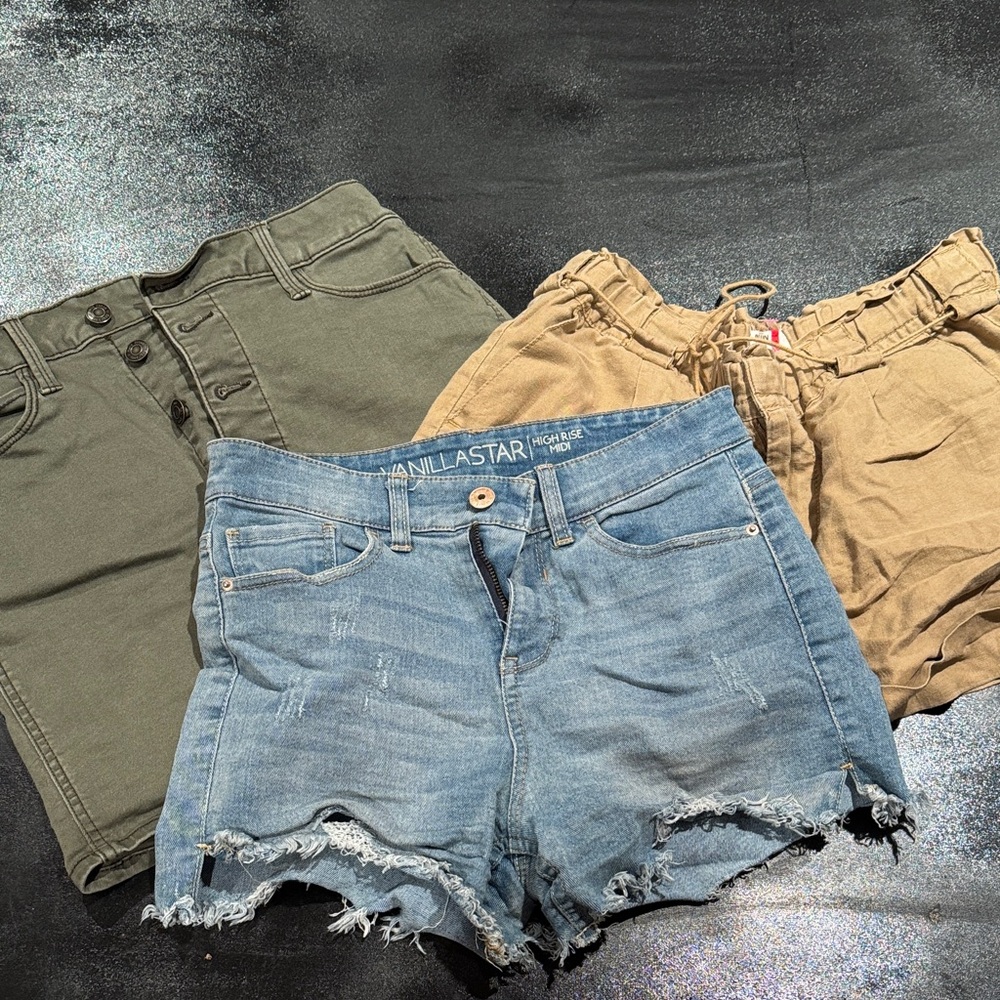 Bundle 2-shorts 1-skirt sz 3